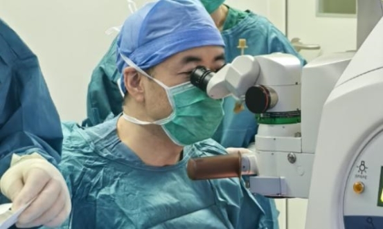 7岁孩子900度后巩膜加固手术记录——医生封康