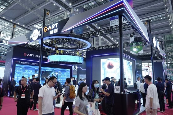 强力巨彩以创新技术亮相2025安博会，引领行业深度变革