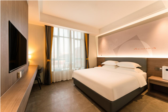 融入城市烟火与智能服务,柏曼酒店惠州店重塑当代商旅驿站