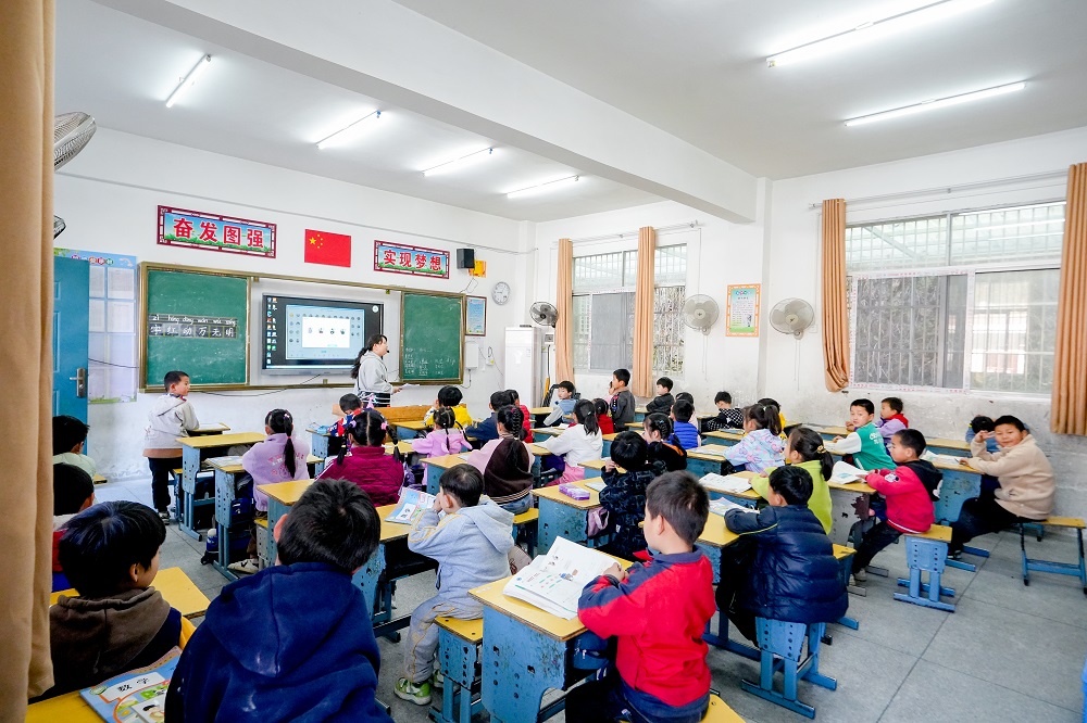 微笑守护,广汽丰田博爱校医室筑起校园健康防线