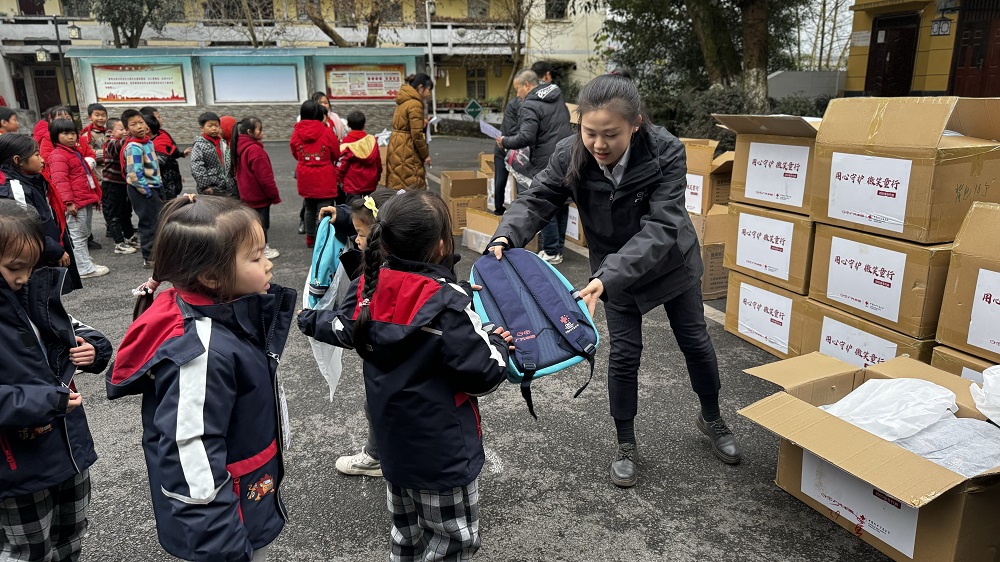 微笑守护,广汽丰田博爱校医室筑起校园健康防线