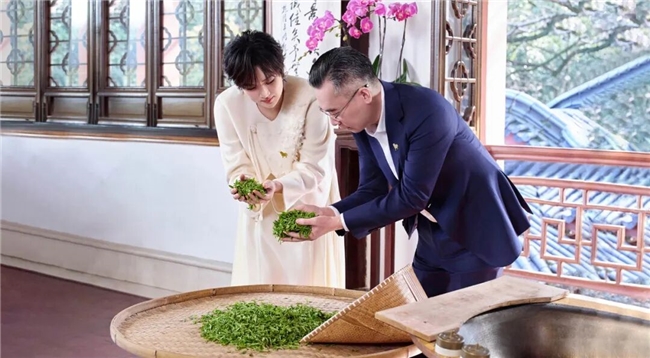 ​  顶流代言加持+《中国企业家》对话，八马茶业引领春茶季传播新风潮