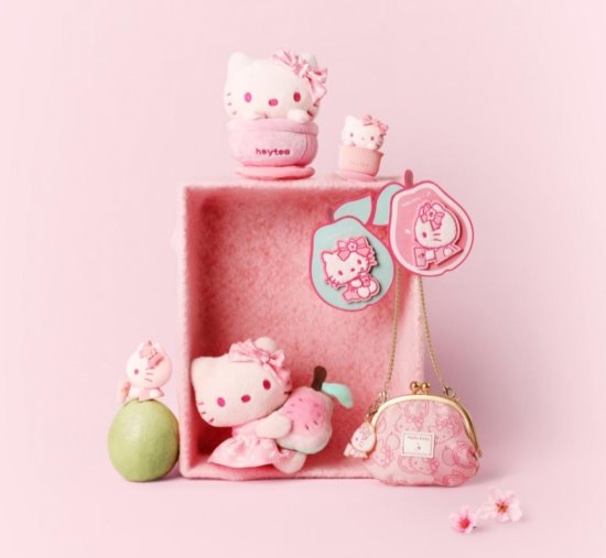 喜茶×Hello Kitty再度联名，春日粉色芭乐新品上线