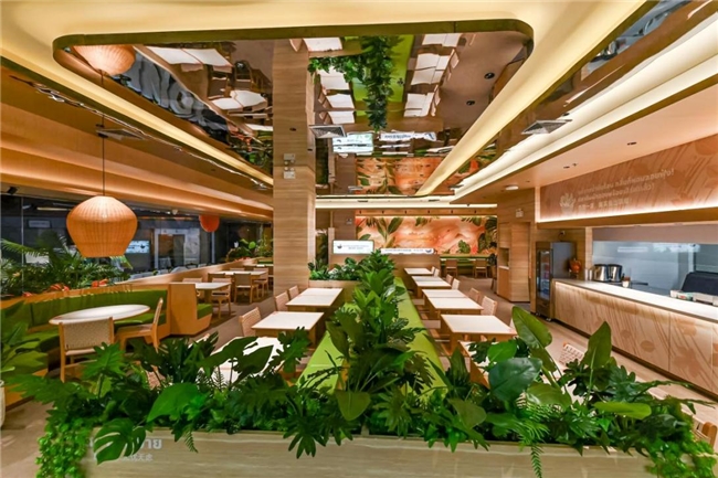 鱼你在一起全球首家山野风门店落地泰国，泰国艺人Boun文总助阵