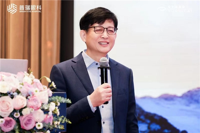 30年前第一个做ICL晶体植入的人，如今70多岁视力依然清晰！EVO+ ICL（V5）近视矫正再升级