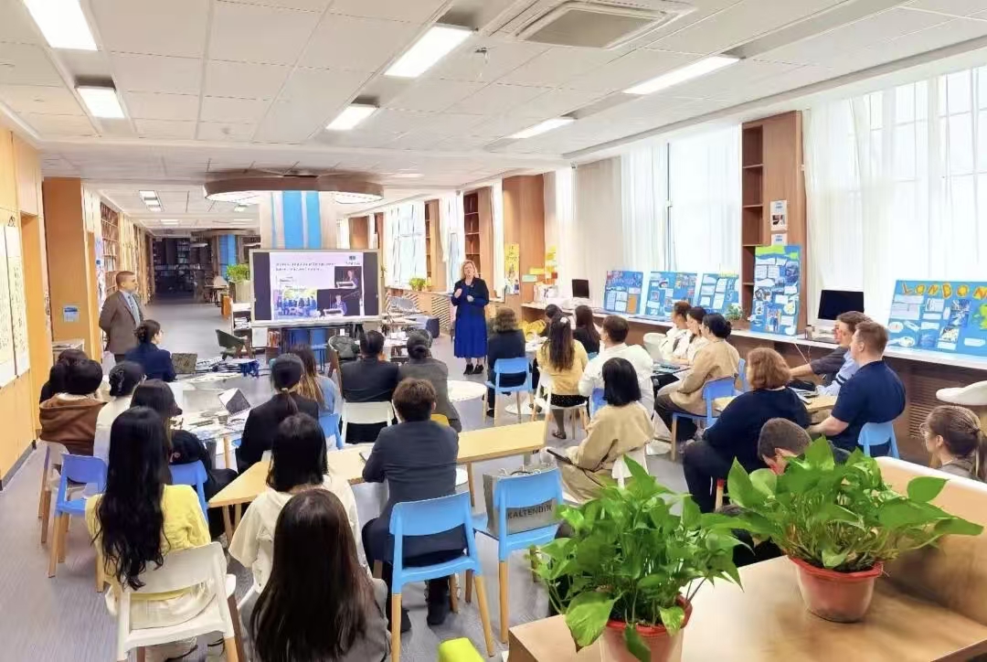 南澳名校彭布罗克Pembroke School再访青岛明德双语学校，IB合作从蓝图走向课堂