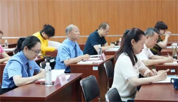 历下区首批特邀工会劳动法律监督员获聘上岗