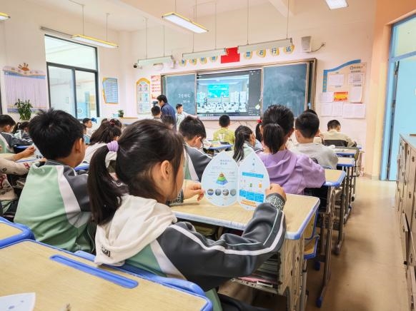 水润童心，爱传赣鄱！润田翠六年公益之路，守护近76万少年健康成长！