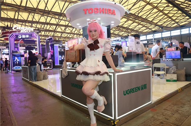 ChinaJoy 2026现场：绿联AI NAS亮相东芝NAS私有云存储体验区