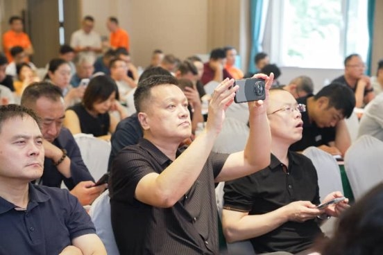 大势共生,成人达己——银发经济高质量发展暨家居适老化服务创新研讨会在济南圆满落幕