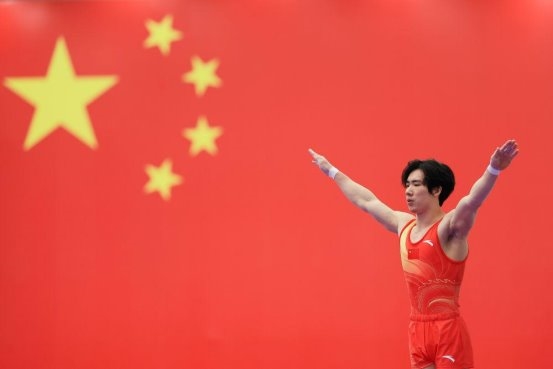 张博恒名古屋个人全能卫冕封王！安踏冠军龙服助中国体操拿下首金