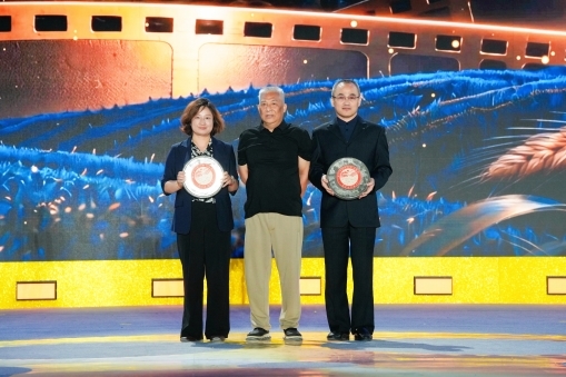 光影礼赞丰收 银幕赋能乡土  2026中国农民丰收节第九届乡村电影周乡村电影之夜  在怀柔成功举办